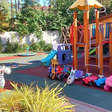 ホリデーパーク Osrodek 9amber ポビエロボ