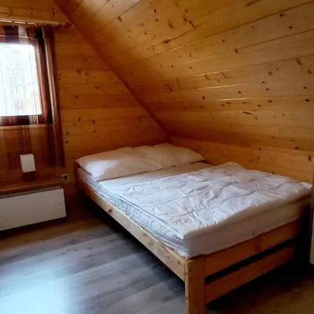 Osrodek 9amber * ポビエロボ