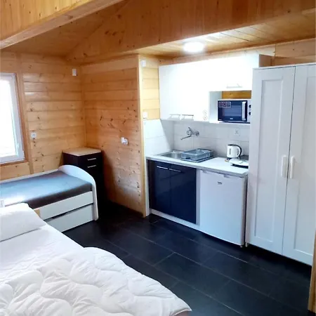 Osrodek 9amber ポビエロボ